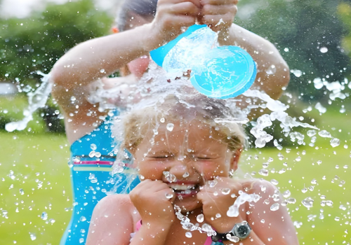 Innovative Water Battle Fun - Exploring Reusable Water Balloons